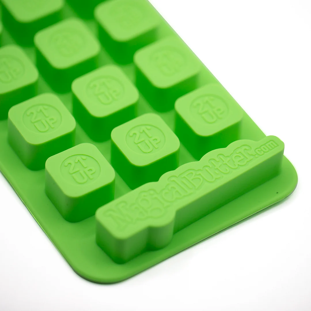 Accessories - Magical Butter - 21UP Gummy Trays 2pk Green - Image 2