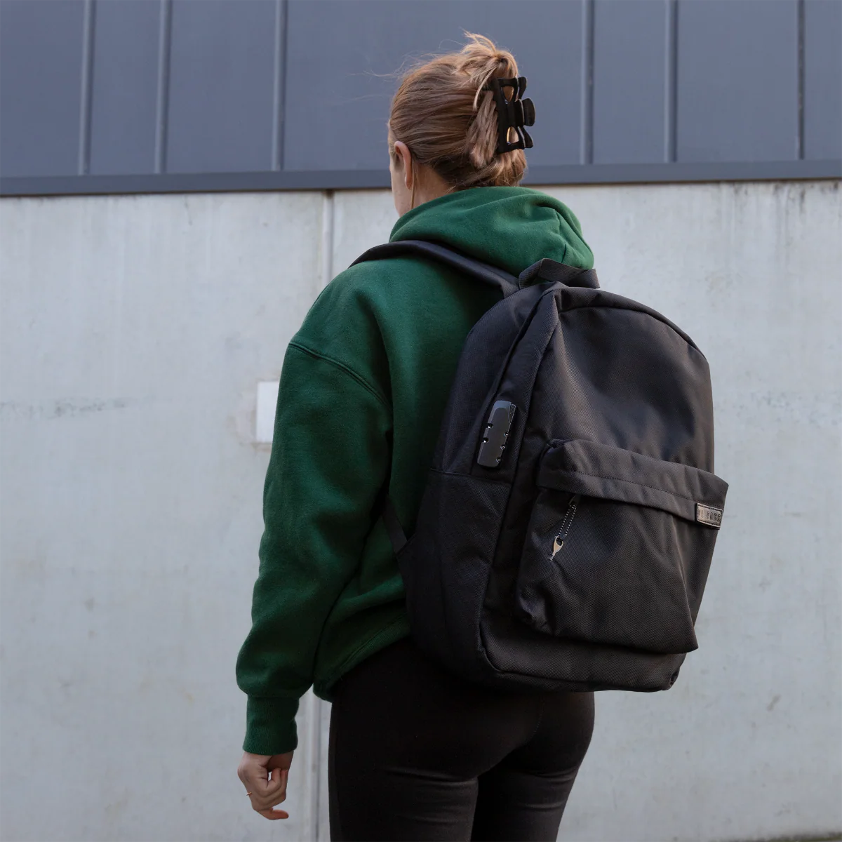 Smellproof & Lockable DL Backpack - Image 13