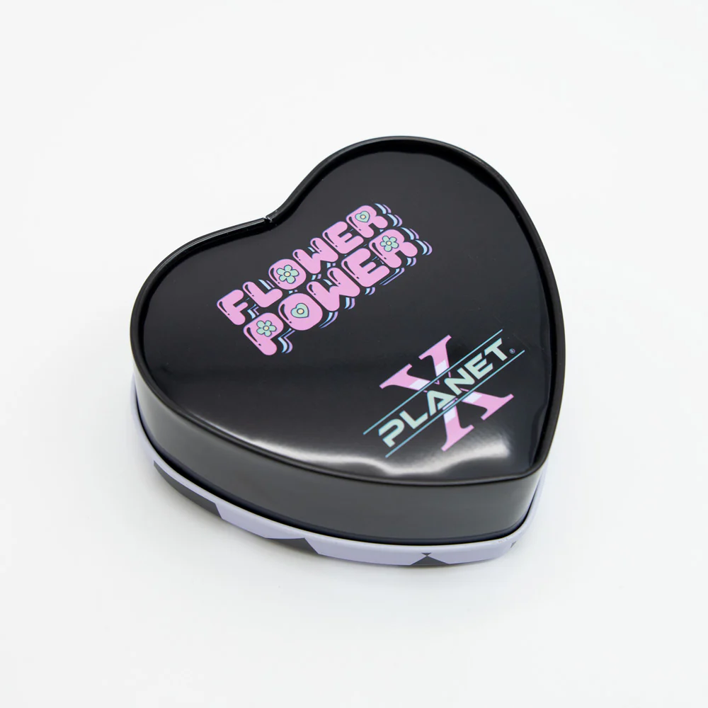 Checkers Heart-Shaped Metal Tin - Image 4
