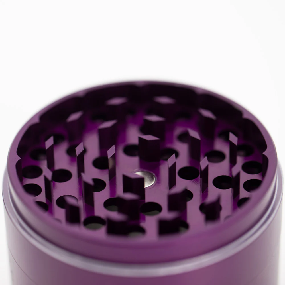 Four-Part Gloss Aluminium Grinder with Removable Screen 63mm - Image 17