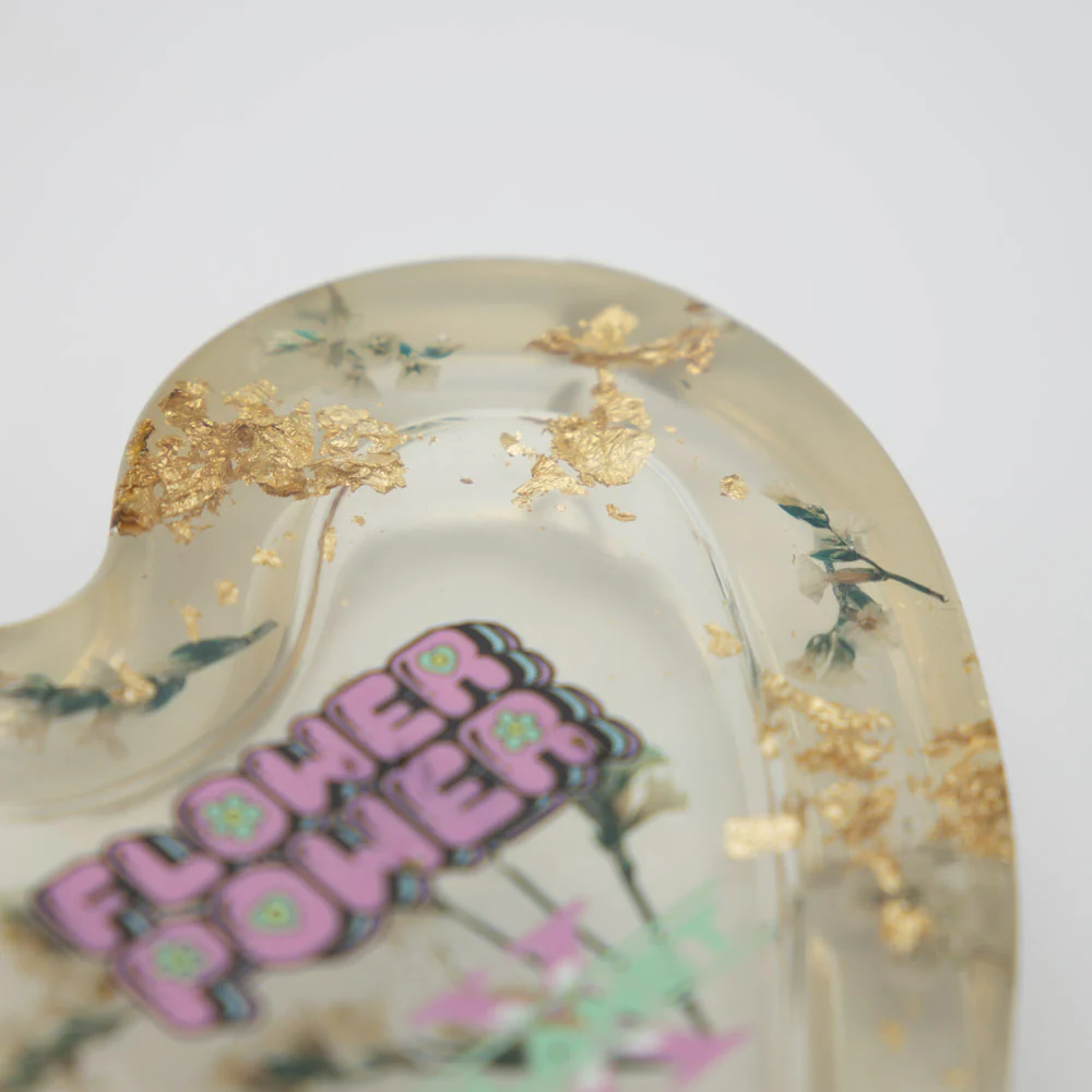 Gold Flakes & Flowers Resin Heart Ashtray - Image 4
