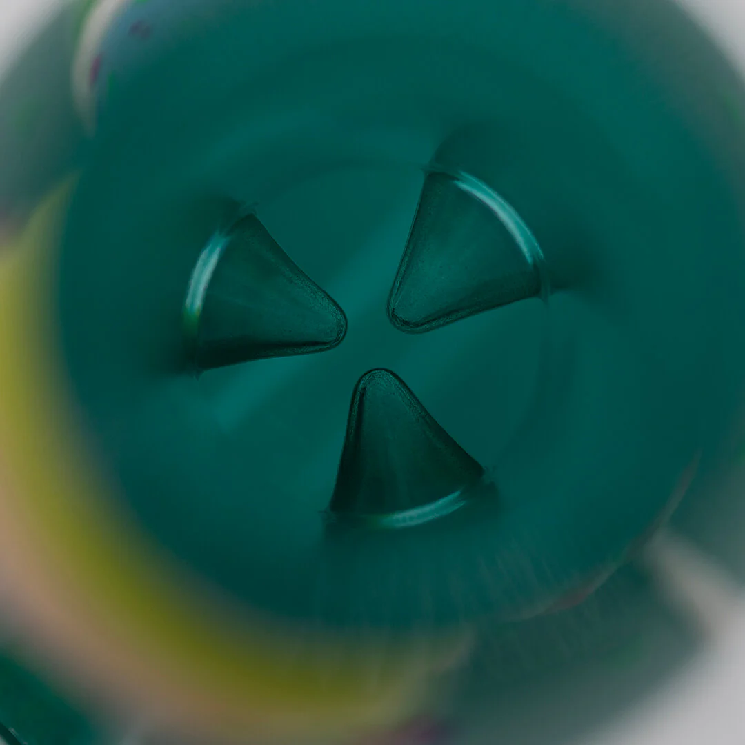 Aqua Bong with Yellow Lafufu - Glass Bong - Image 6