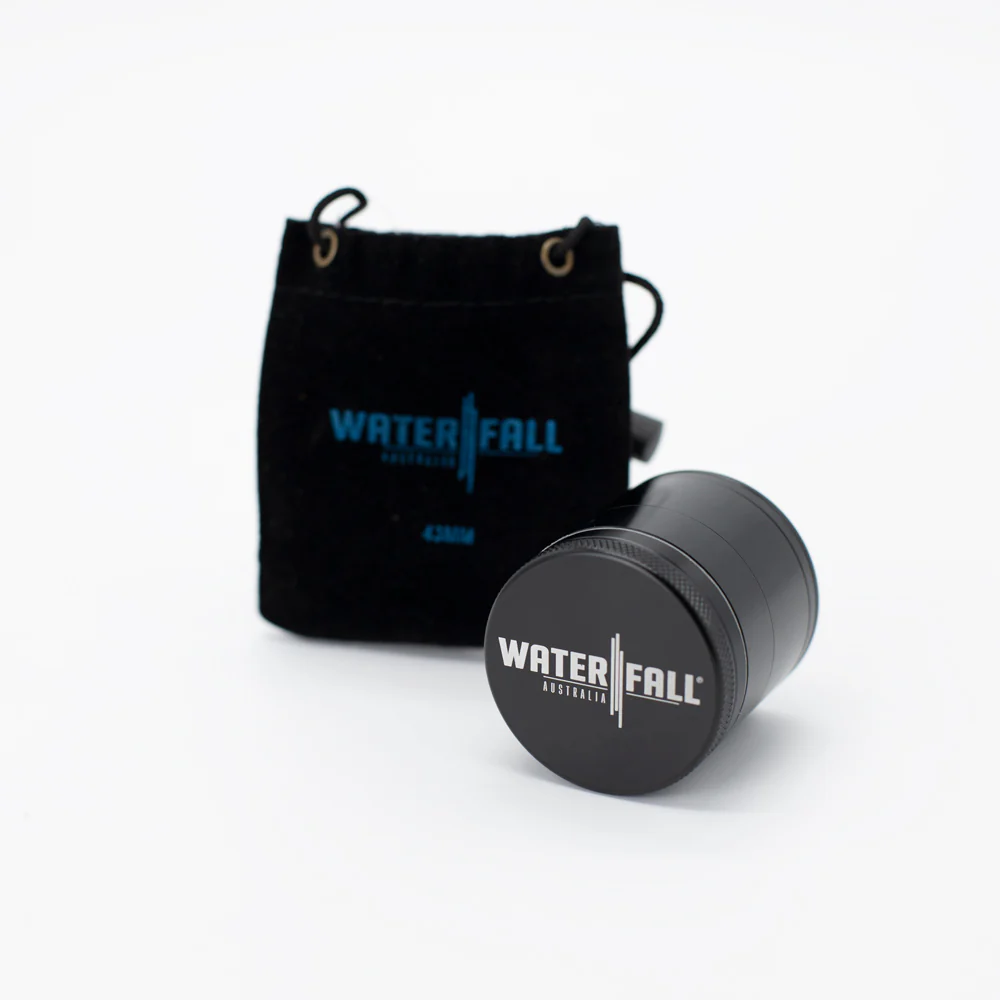 Four-Part Aluminium Grinder with Removable Screen - Gloss Black (43mm) - Image 5