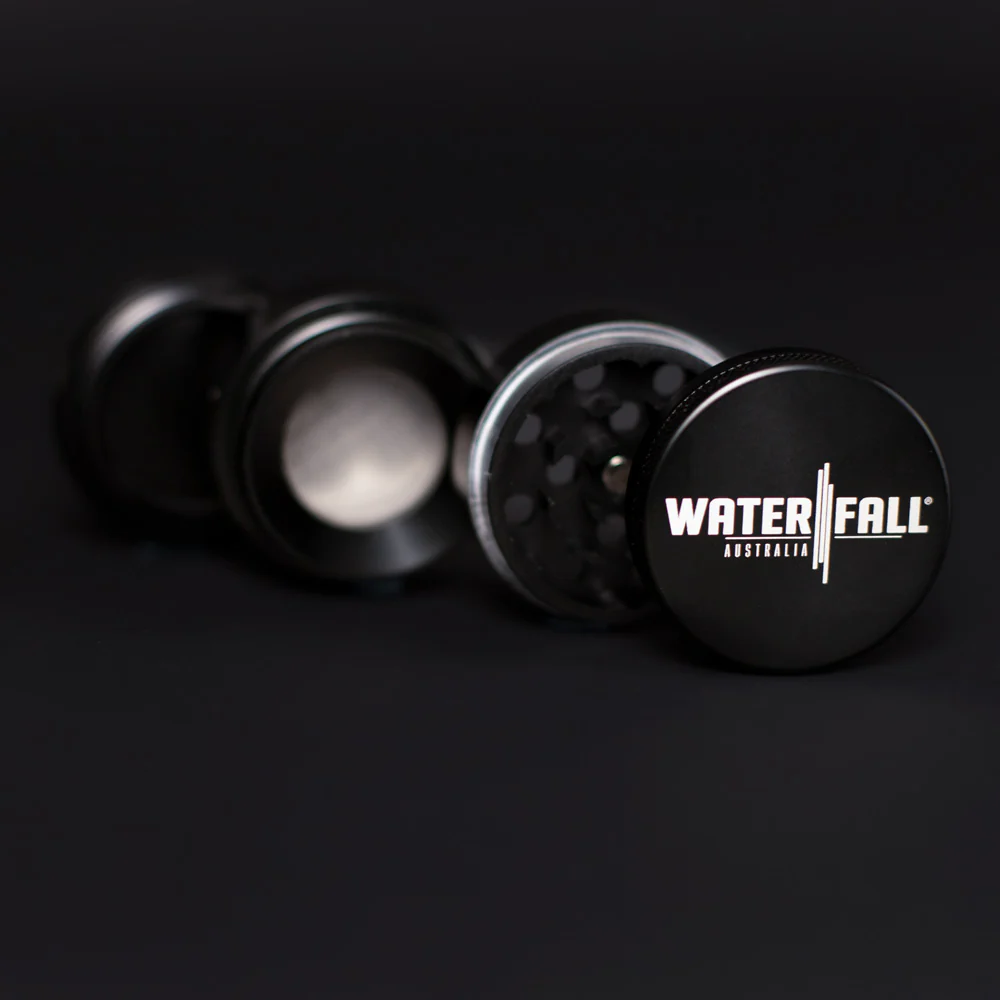 Four-Part Aluminium Grinder with Removable Screen - Gloss Black (43mm) - Image 6
