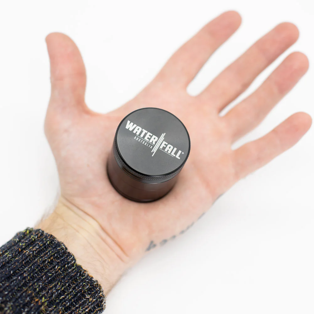Four-Part Aluminium Grinder with Removable Screen - Gloss Black (43mm) - Image 9